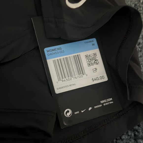 Nike shorts - Picture 2 of 3